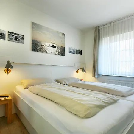 Apartament Uns Huus 8 *